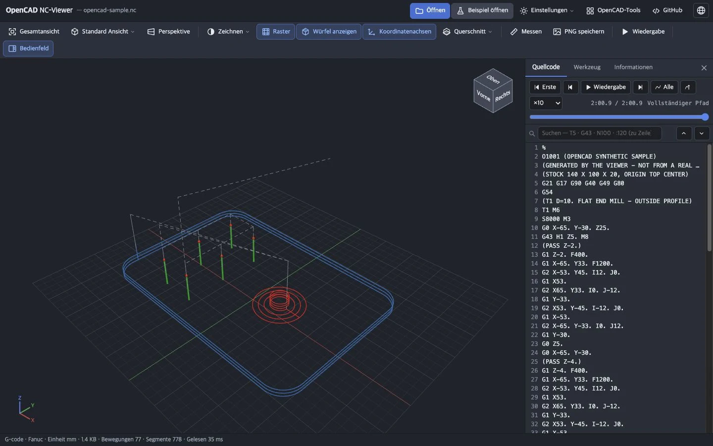 Bildschirm mit Beispiel-G-Code, geöffnet mit OpenCAD NC Viewer. In der Mitte werden für jedes Werkzeug die Werkzeugwege für Außenkontur, Kreistasche und Bohrung in unterschiedlichen Farben angezeigt, im rechten Bereich gibt es eine Wiedergabeleiste und eine Liste mit G-Code-Zeilen.